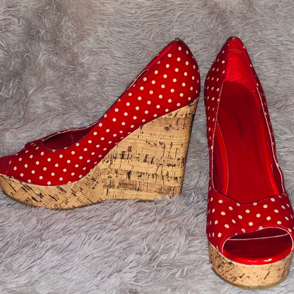 Wedge heels